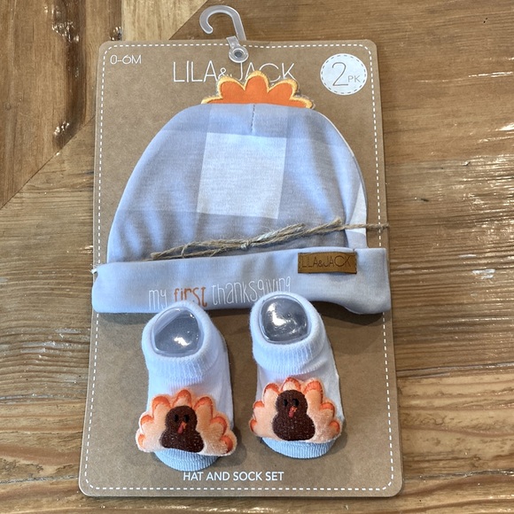 NEW Lila & Jack Thanksgiving 2pc Infant Hat & Sock Set - Picture 1 of 4
